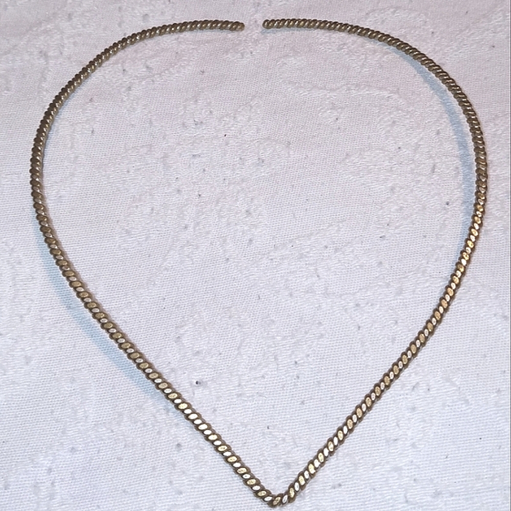 2 VINTAGE Sterling Silver Twisted Wired V Collar Necklaces Bundle